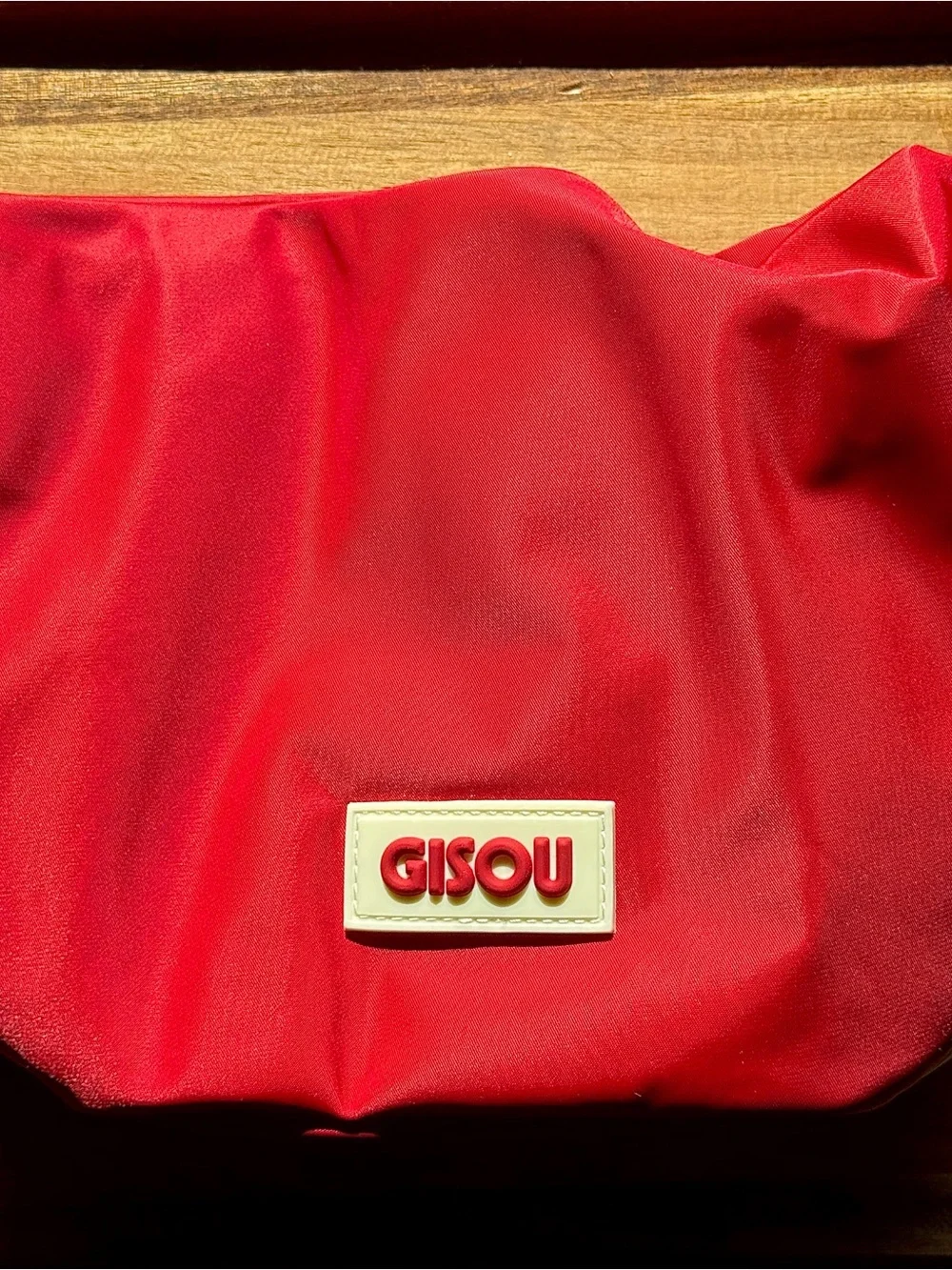 gisou exclusive limited edition glazed cherry beauty pouch
